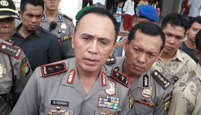 KaBe___'s tweet photo. Irjen M. Iriawan : Rizieq Siapa Mau Copot Saya? https://t.co/Gytgtdc70l https://t.co/HH2311otTD
