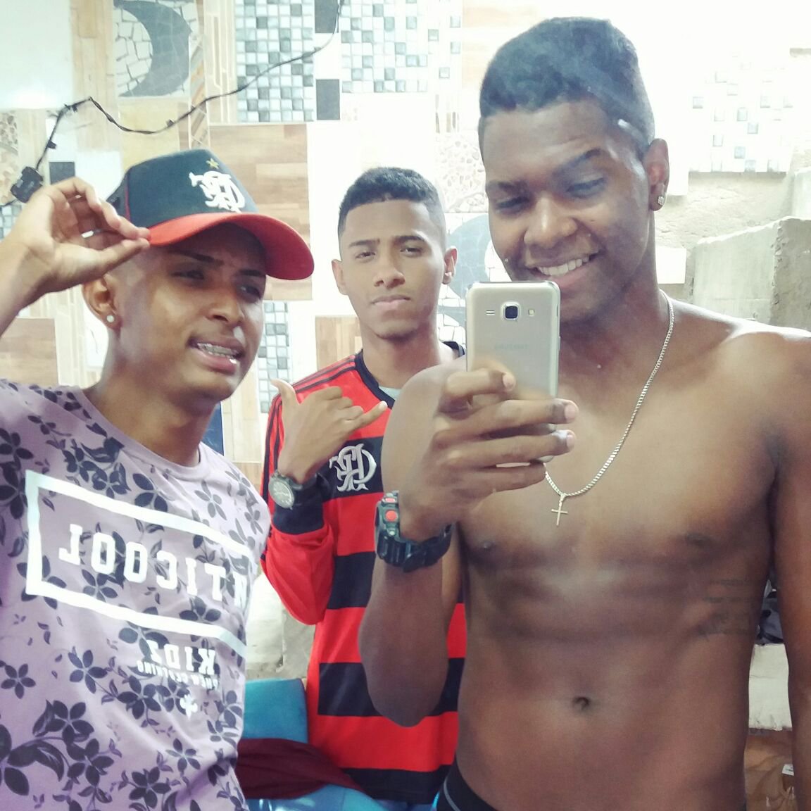 Gean_Dumaas's tweet photo. Segue normal ..
#Tropa_Do_Vaaapo
@theuusbraga22 @mrbelloto https://t.co/IqExVOymZ2