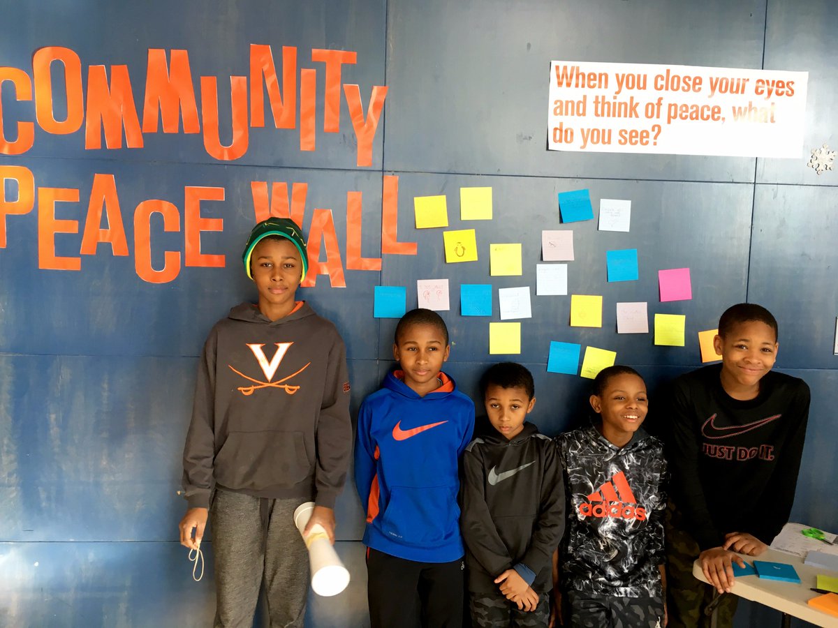 DiscoveryBPT's tweet image. Thanks to volunteers from @UBridgeport, Jack &amp;amp; Jill of Eastern Fairfield County for helping Celebrate #MLKDAY  with #STEMlearningFun!