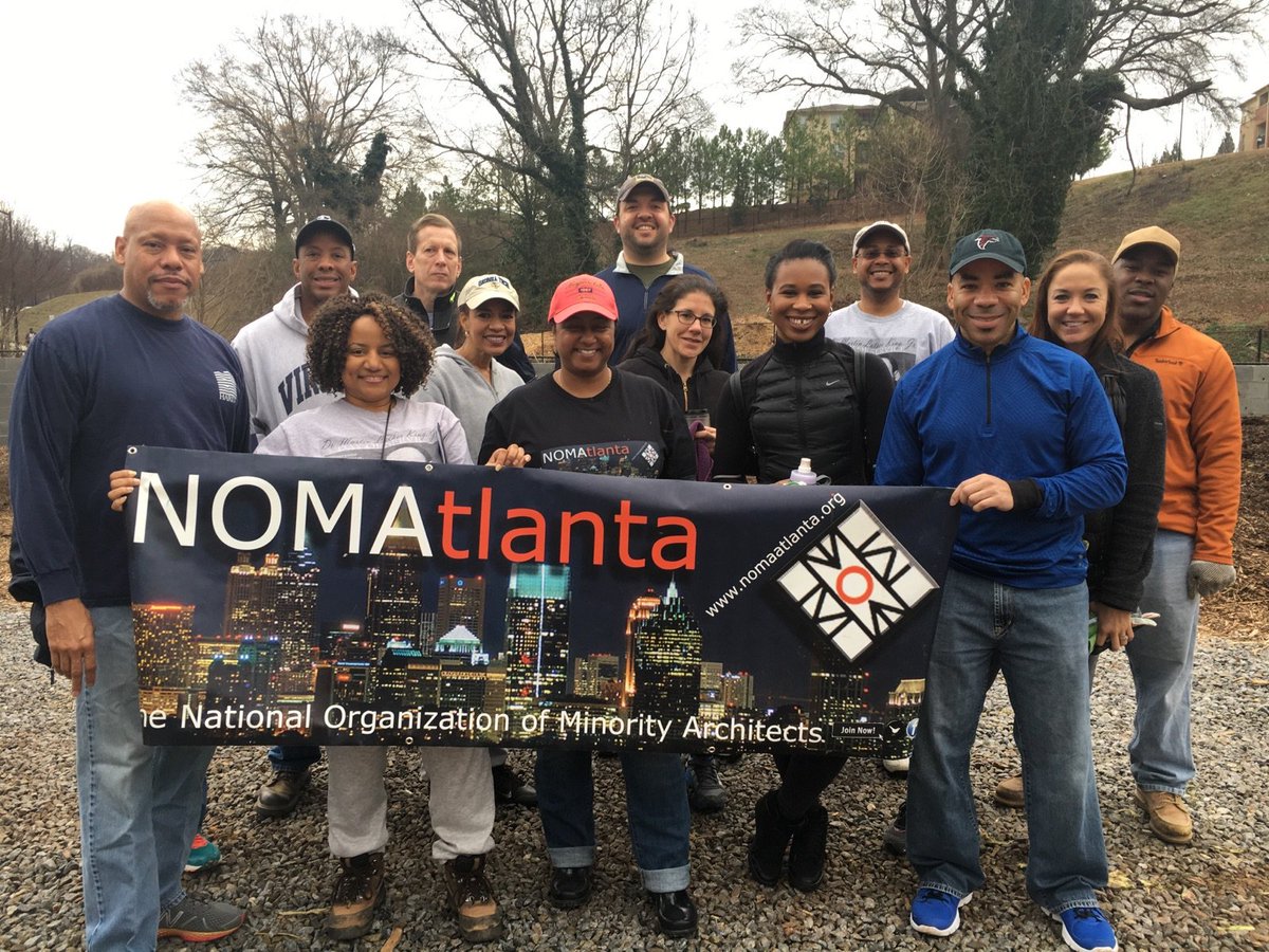 BathFitterAtl's tweet photo. Building partnerships and gardens. #MLKDAY #volunteers #noma https://t.co/O0G0iJLs1A