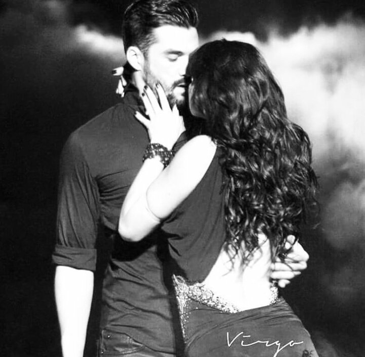 CandicePSource's tweet photo. Deux sublimes clichés des #CandiFlow lors leur American Smooth sur la #DALSTournee ! @CandicePascal @florentmotheoff 😍 https://t.co/wbuzuHelXi
