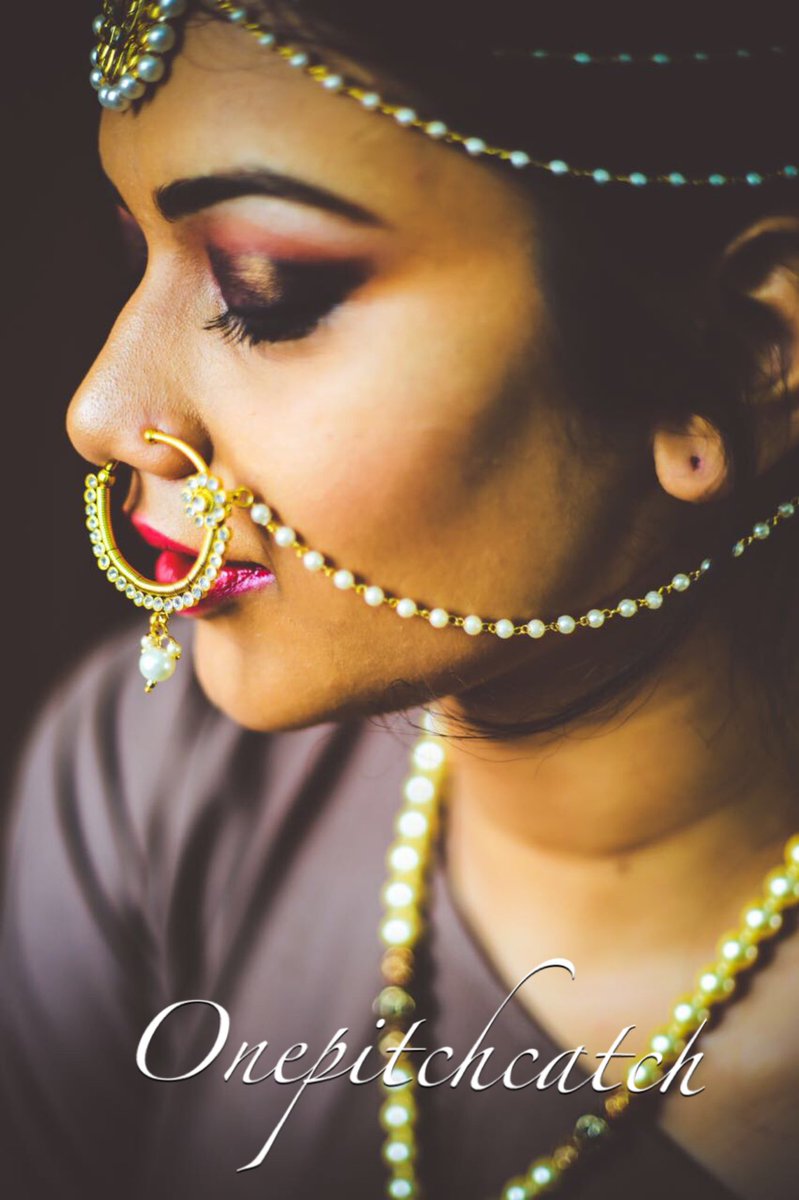 Recent shoot in collaboration with #advitajewellery ! How do you guys love the look :) #swetharenukumar#onepitchcatch#opc#chennaiblogger