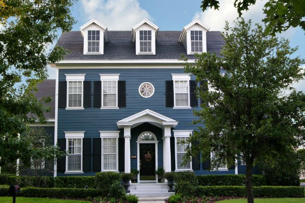 longroofing's tweet photo. Boost your #curbappeal with some of these exterior #color combinations from @BHG: https://t.co/oITG19yCms https://t.co/fv42dgiucT
