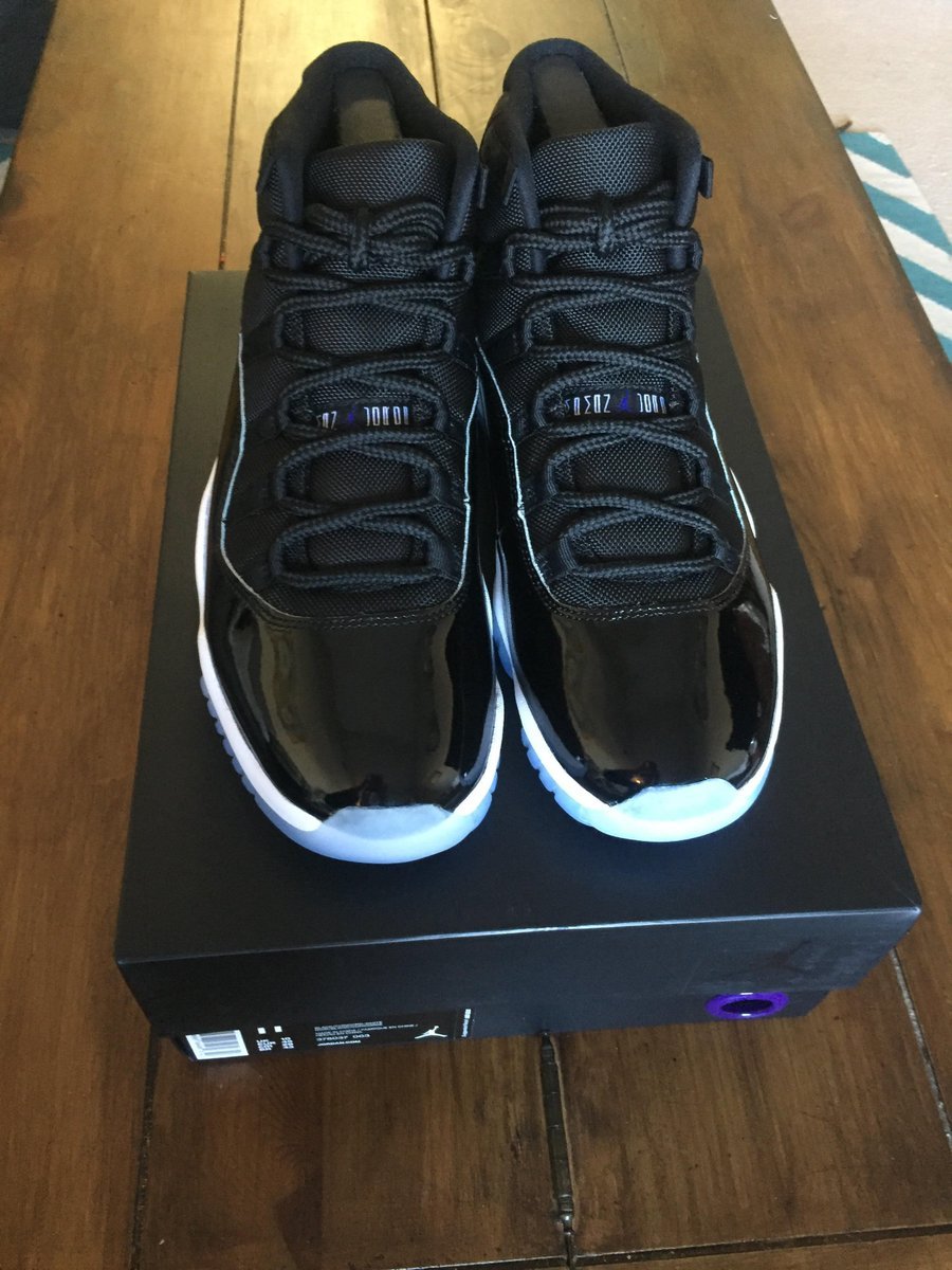 FireFreshFeet's tweet image. SOLD: $300 #AirJordan #SpaceJam size 11. 
            Thanks, B. Williams!