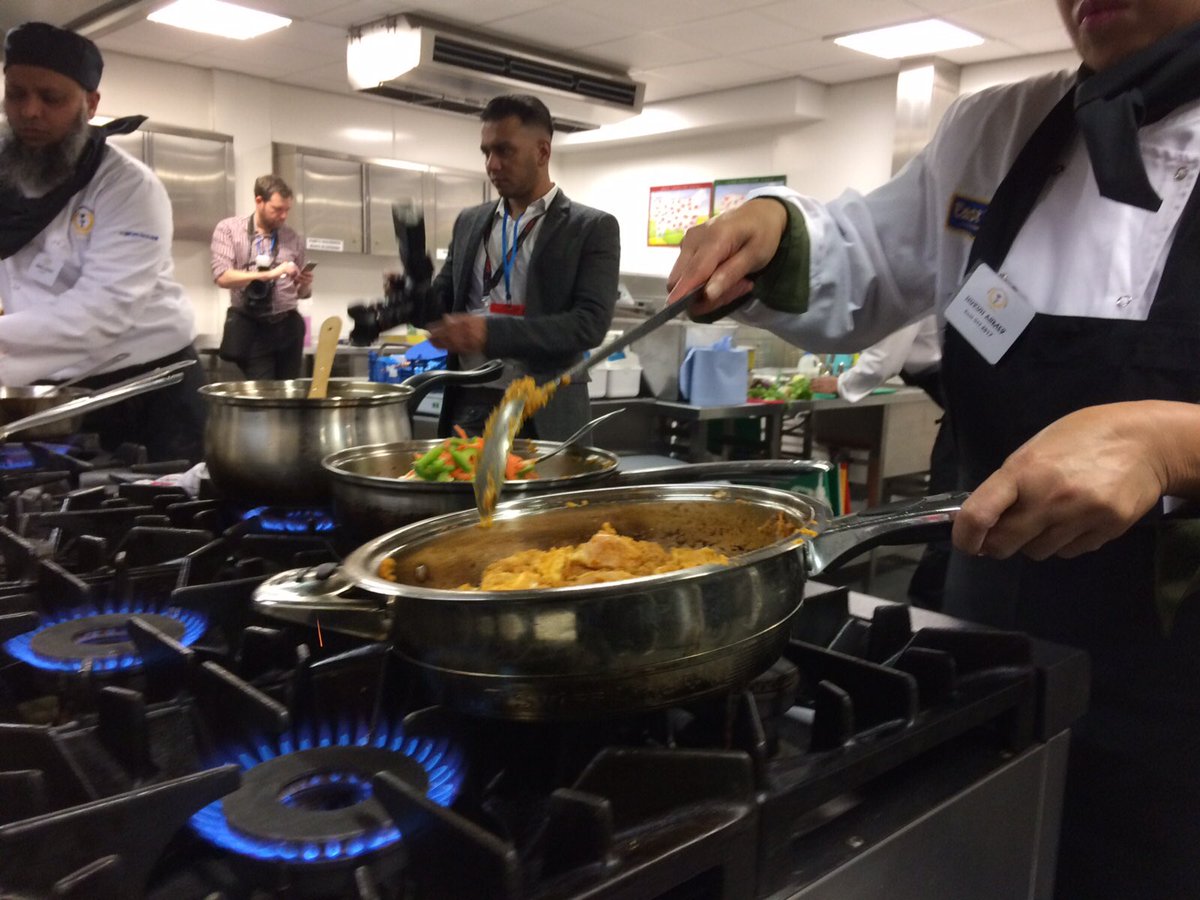 LTVBirmingham's tweet photo. Find out what's cooking with @TMushipe on #LowdownBham as things heat up in the @masterchefpromo Curry Cook Off 2017 at 6:30pm &amp; 9:30pm... https://t.co/5Qxw3SupQ7