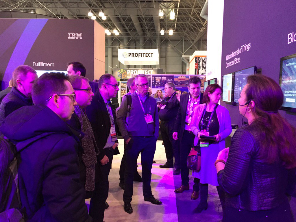 bmaiffredi's tweet photo. @CTRUNTSCHKA presenting Blockchain at #nrf17 https://t.co/owb6FOGEAZ