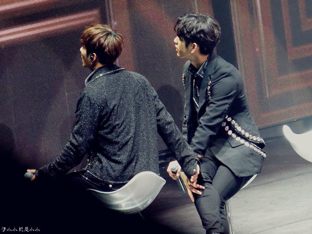TKT_JYJS's tweet photo. ชอบทุกการเทคแคร์ที่จั๋นมีให้จินยองเสมอมา มันมีความหมายมากสำหรับเรา #Jinson https://t.co/7Nl7Jxht4F