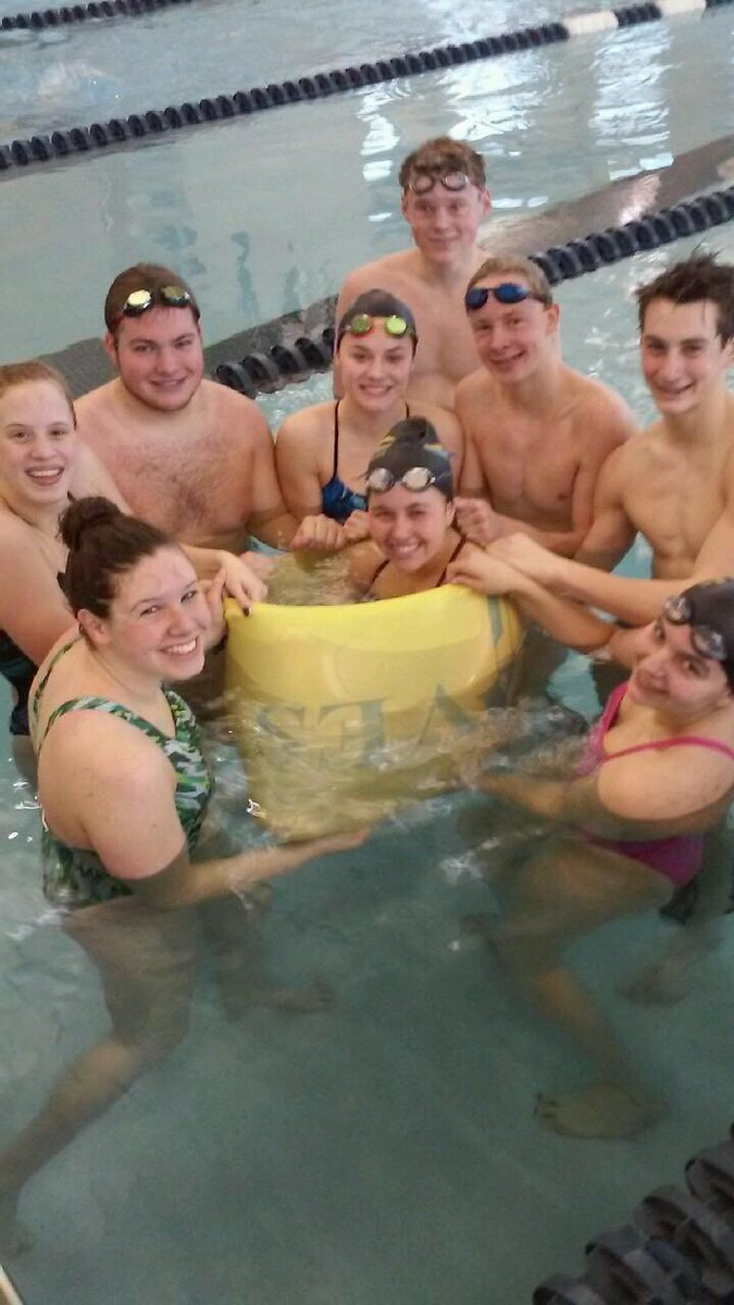 RichHomie_OG's tweet photo. The best way to stretch out a tight cap is putting your team mates in it https://t.co/SSoweOT2eF