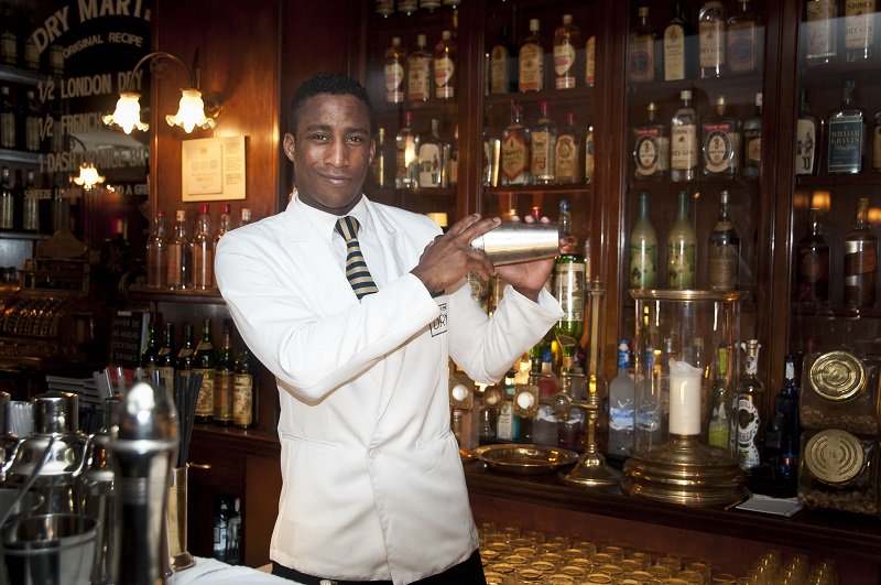 Entrevista com Nelson Semedo do <a href="/DryMartiniJDLM/">Dry Martini</a> Barcelona. drinksdiary.com/nelson-semedo-…