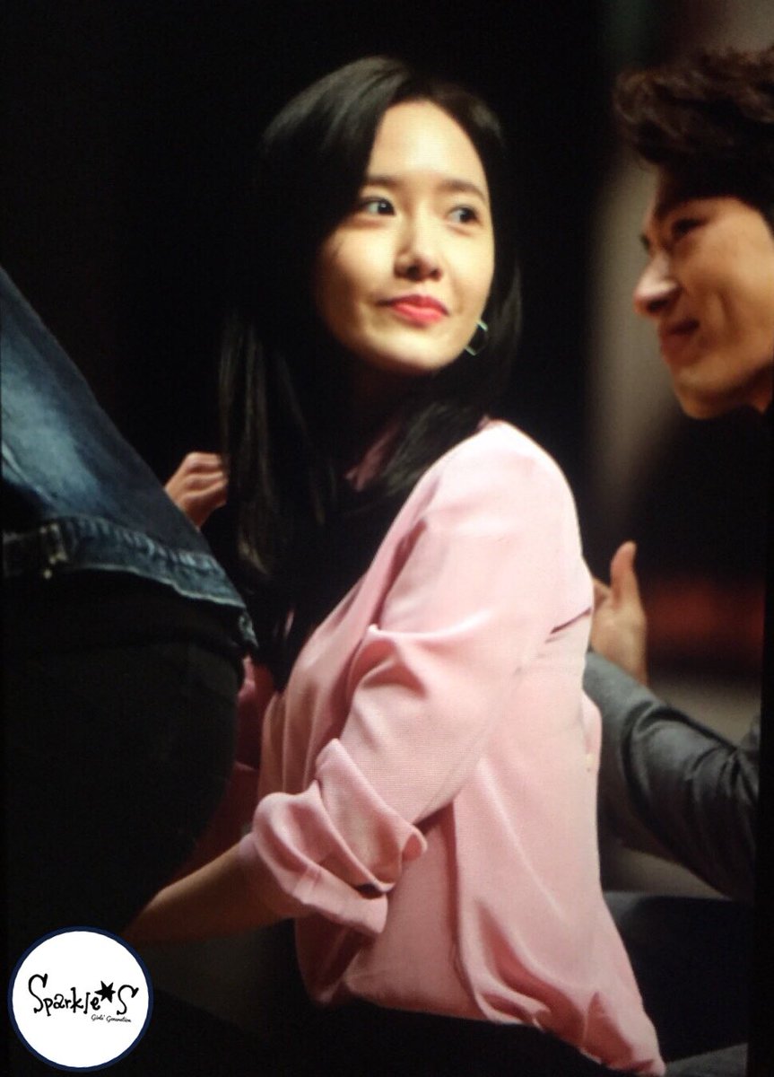 [PIC][16-01-2017]YoonA tham dự buổi Showcase cho Movie "Confidential Assignment" cùng đoàn làm phim vào hôm nay C2TJzC7UkAAdwQ4