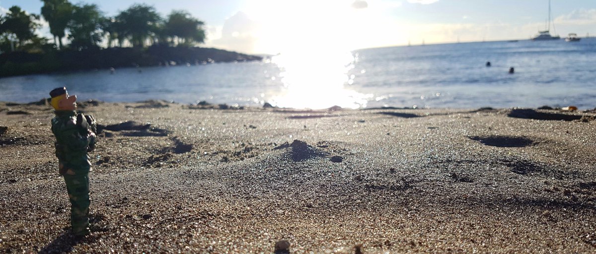 Le sergent TIM veille sur la plage