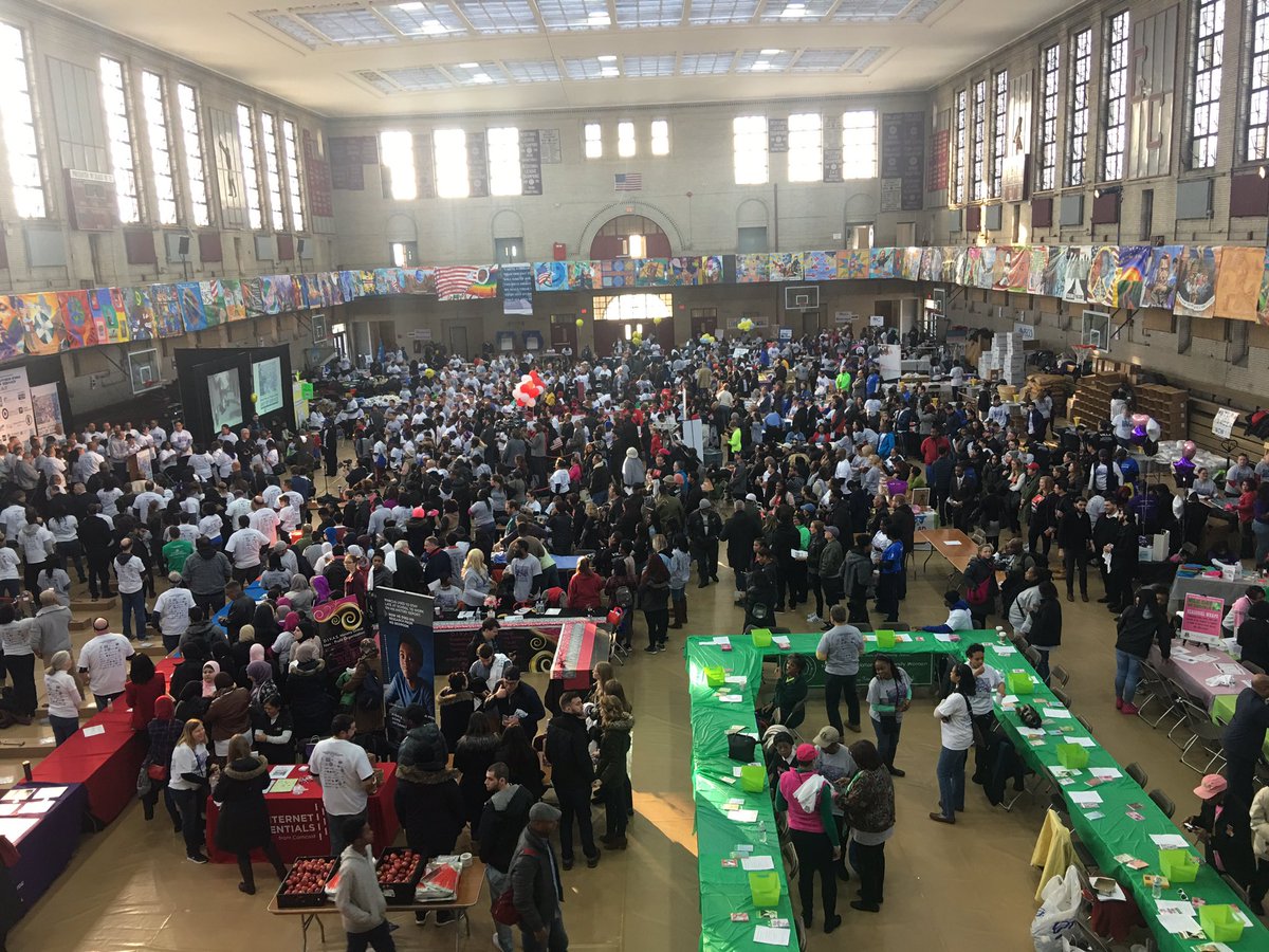 Not_this_mom's tweet photo. Awesome turnout #MLKdayofservice2017 #KDOS2017 https://t.co/FJo46XEjmA