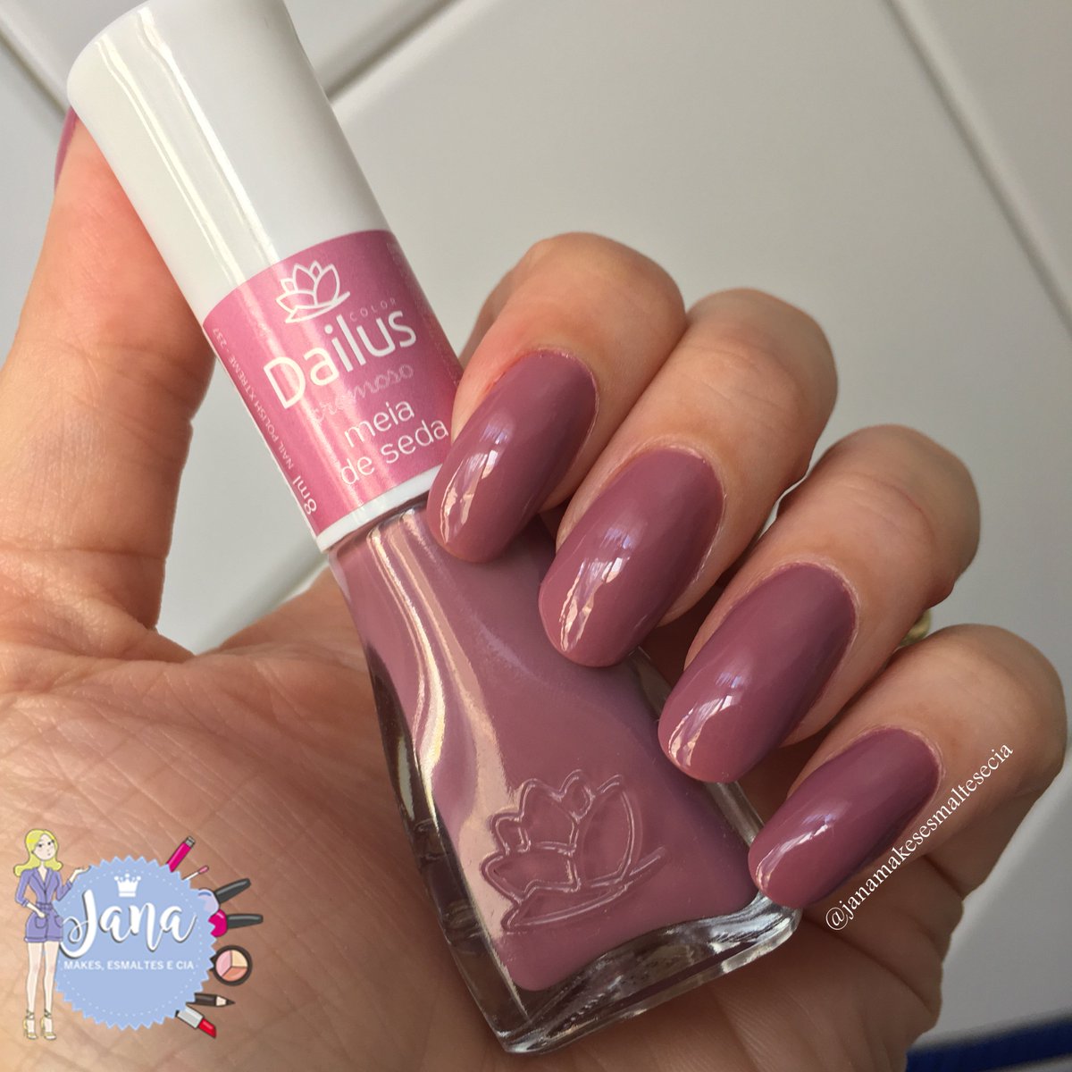 JanaRocioSantos's tweet photo. Esmalte Meia de seda com acabamento Cremoso da @DailusColor #esmaltedailus #janamakesesmaltesecia #unhas https://t.co/fV1MgywPbt