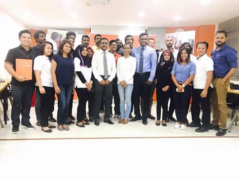 CliqueCollege's tweet photo. Thank you 'Team EVO'! https://t.co/aMFfNL4i2k #evohone_mv #evosolutions_mv #evoflooring_mv #tailored #training #programme #success https://t.co/8UNvRaWWs9
