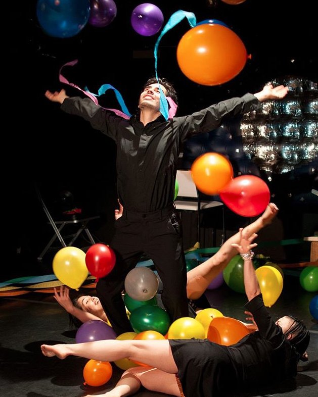 Up next: CoWorks presentation by <a href="/FormCDT/">Form CDT</a> Feb 2-4, 8pm <a href="/TheCitadelTO/">Citadel + Compagnie</a>. Info &amp; Tix danceworksblog.wordpress.com/coworks-2/re-v… #danceTO