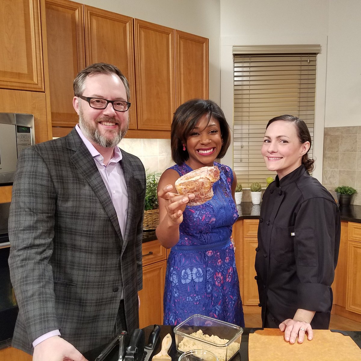 dfritzler2000's tweet photo. Spreading word of #allinservicedc during MLK Day and dropping cupcakes with @super_markette and Kim on @wusa9 https://t.co/5QqPX0MDAY