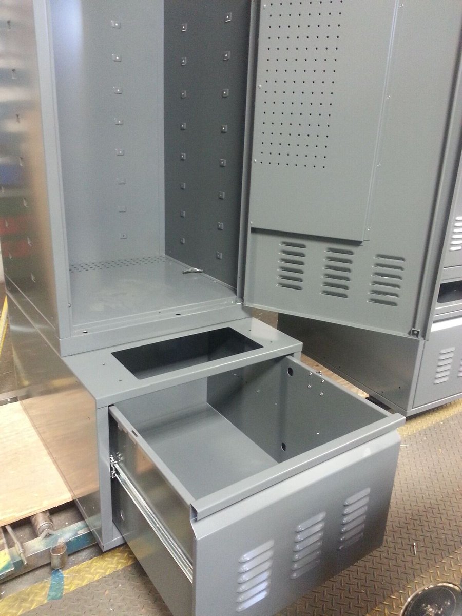 DebourghMfg's tweet photo. #StormGray #HDP #HeavyDutyPersonnel #SentryOneLatch #LouveredVentilation #PianoHinge #DoorStiffener #PegBoardPanel https://t.co/sP5RjWd3t8