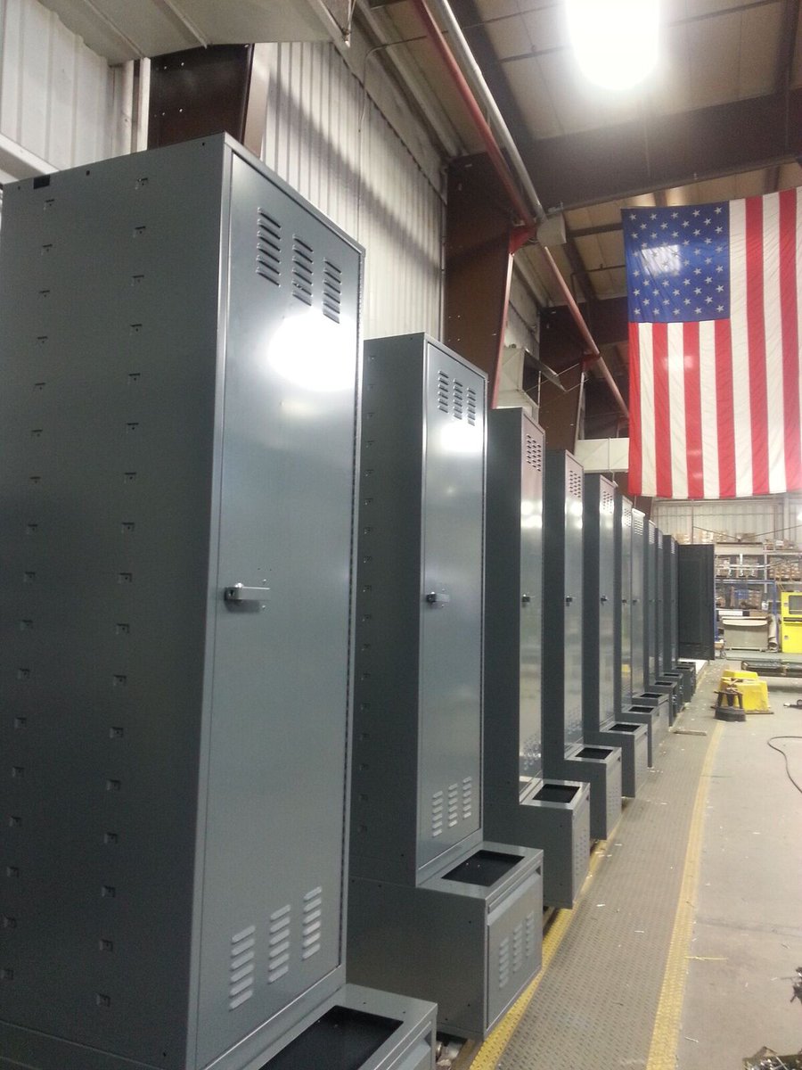 DebourghMfg's tweet photo. #StormGray #HDP #HeavyDutyPersonnel #SentryOneLatch #LouveredVentilation #PianoHinge #DoorStiffener #PegBoardPanel https://t.co/sP5RjWd3t8