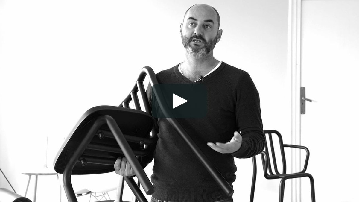 classico_45's tweet photo. en sólo un minuto, #Eugeni #Quitllet habla sobre su #silla Tube para @mobles114. ¡Muy interesante y divertido! https://t.co/0c7mAVPnpV https://t.co/w8OO7EAKnf