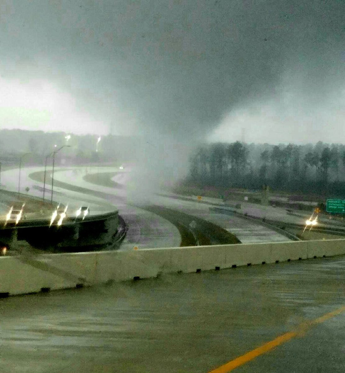 crabblers's tweet photo. In NW Houston this morning #Tornado warnings and this photo taken on I-45 (ctsy Jonathan West) #TXwx https://t.co/aUKw5cPlzx