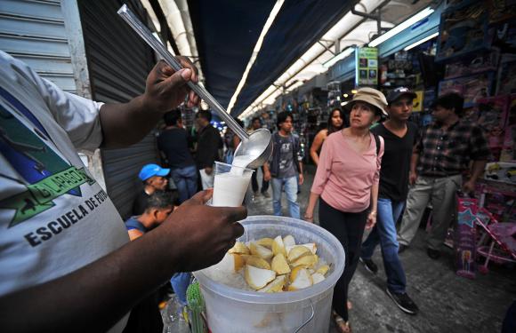 Jessi_Orellana's tweet photo. #ModoBlogger! Próximo #BlogPost "La 3 de Julio, una calle pintoresca con potencial turístico" #FelizLunes #SantoDomingo #LaTierrita https://t.co/WVmTbQ6Shg