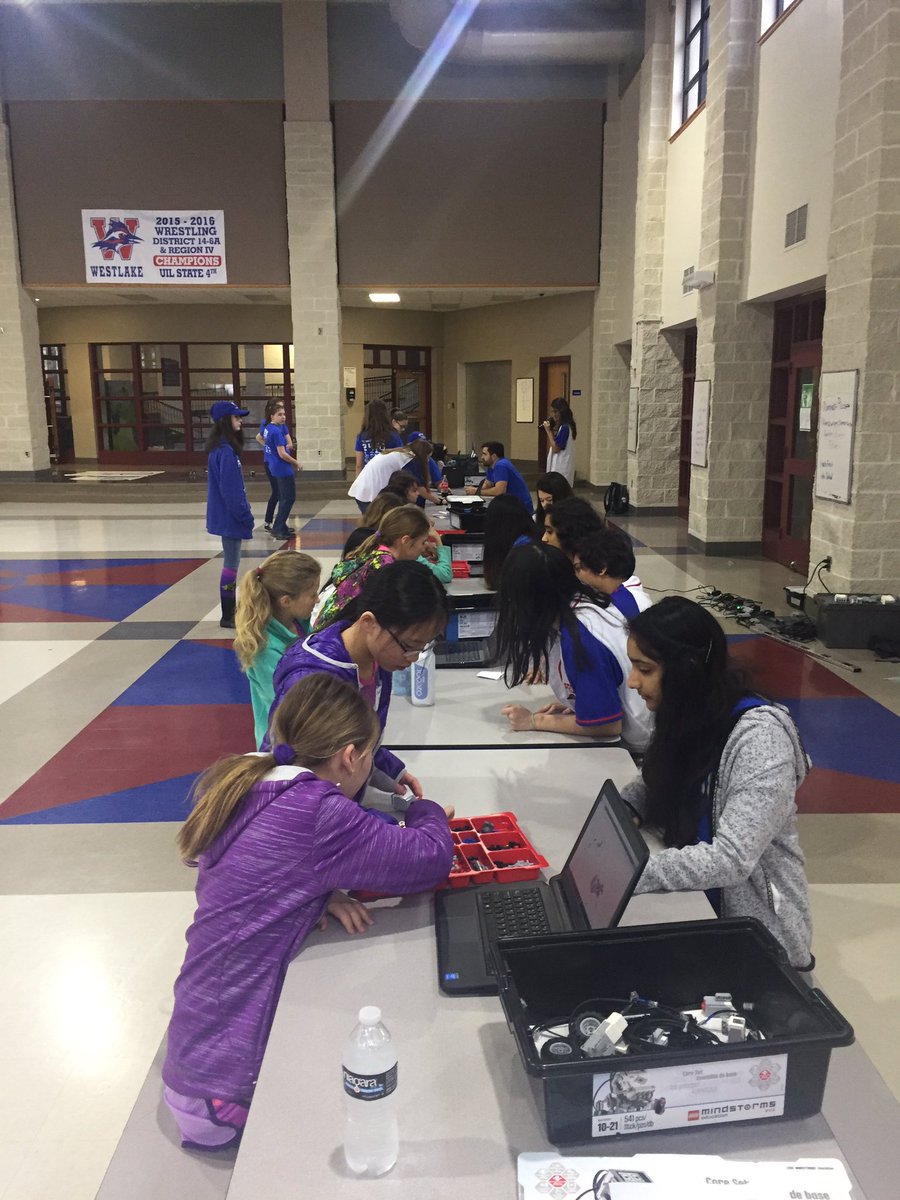FRC2468's tweet photo. We're excited to start off our 3rd annual #MLKday Girls' Camp! #omgrobots #GirlsInSTEM https://t.co/L0K94Fnt14