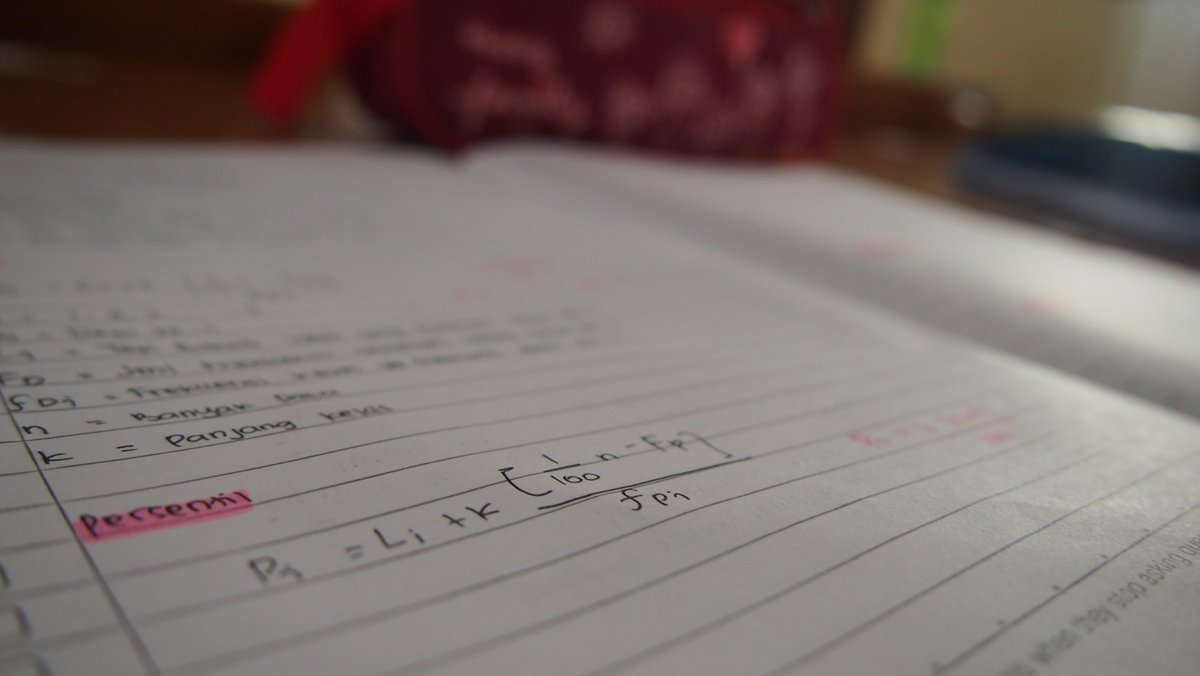 sanakkeo's tweet image. Today's subject. MathI try to remake my grade... wish me can do it better and it'll come true#StudentDaily