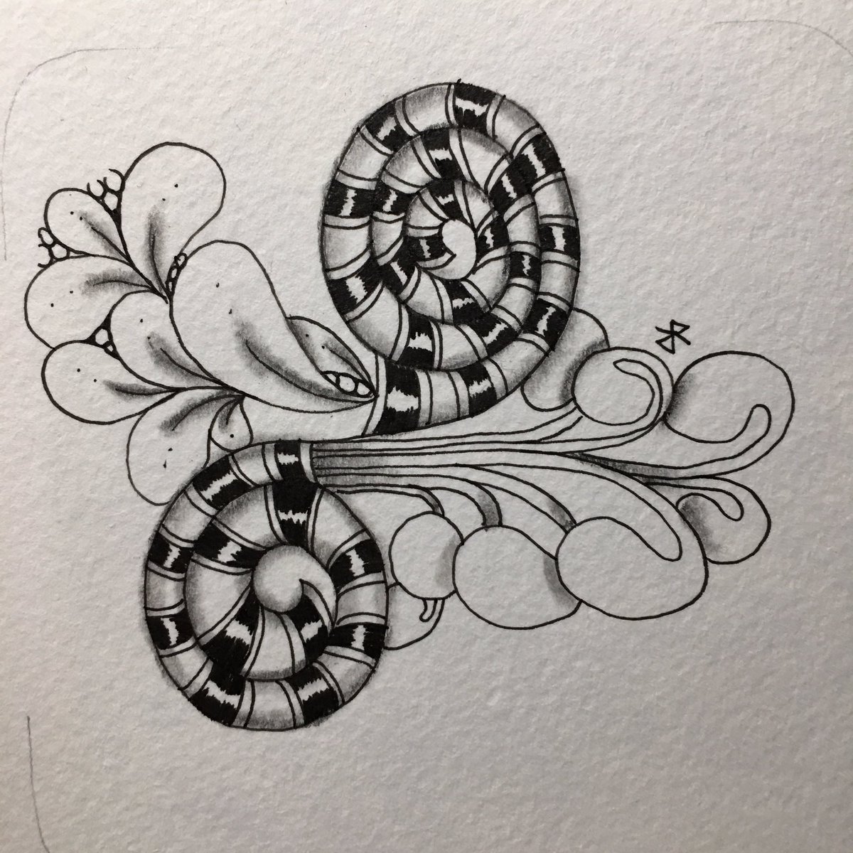 YuChenHsu's tweet photo. #365in2017 #365 #365之16 #moleskine #moleskinewatercolor #zendoodle #zendoodleart #marasu #mooka #flux https://t.co/kUPXjqdnwh