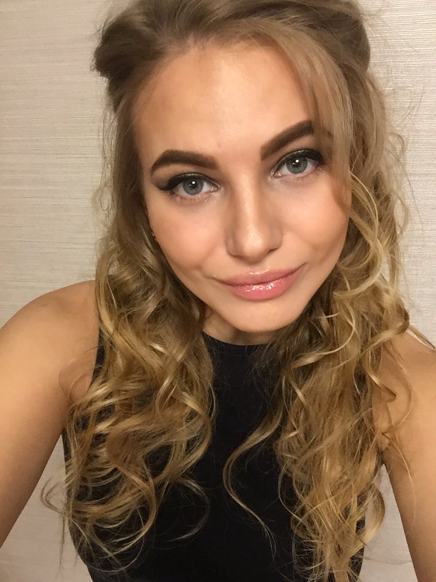 Когда становится совсем скучно, превращаюсь в визажиста😺😼