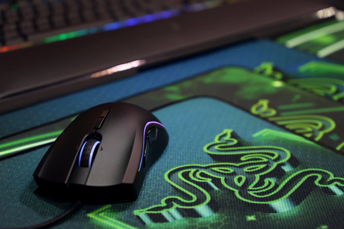 Razer's tweet image. The #RazerBus drove to Dreamhack Leipzig over the weekend. More pics in the gallery: rzr.to/MIYAs

See you at the next DH.