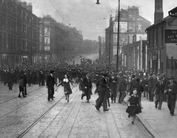 GLASGOWEYES's tweet photo. Please invite your friends to like the page if you like what we do in Glasgow  documenting our city
#Glasgow  #crime #petermanuel #gangs https://t.co/c1QznrcUlW