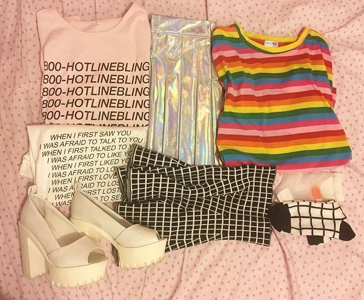 Store DogDog tweet media