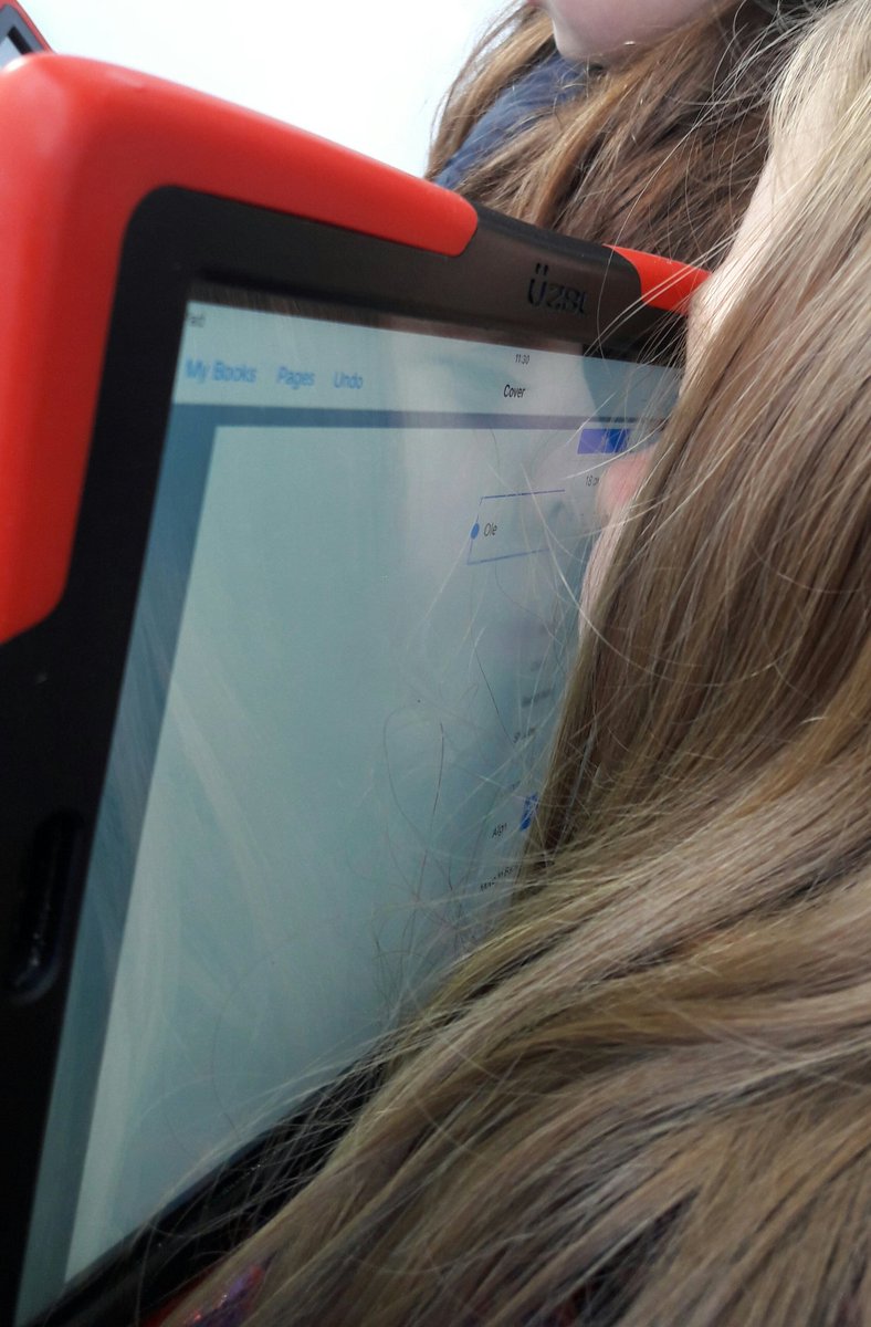 waterscw's tweet image. Too cold to take your glove off? Nose works fine #skills #ipadproblems @BookCreatorApp #Problemsolved #ipad @OLEISD @MsKash22