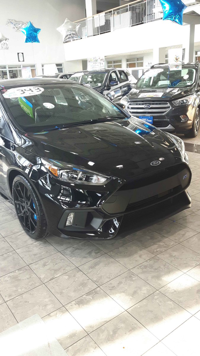 PlanetFord's tweet image. Check out our Showroom! 2017 AWD #Ford Focus RS in Shadow Black featuring a 2.3 Litre turbo charged engine 6 speed manual 350 horses!