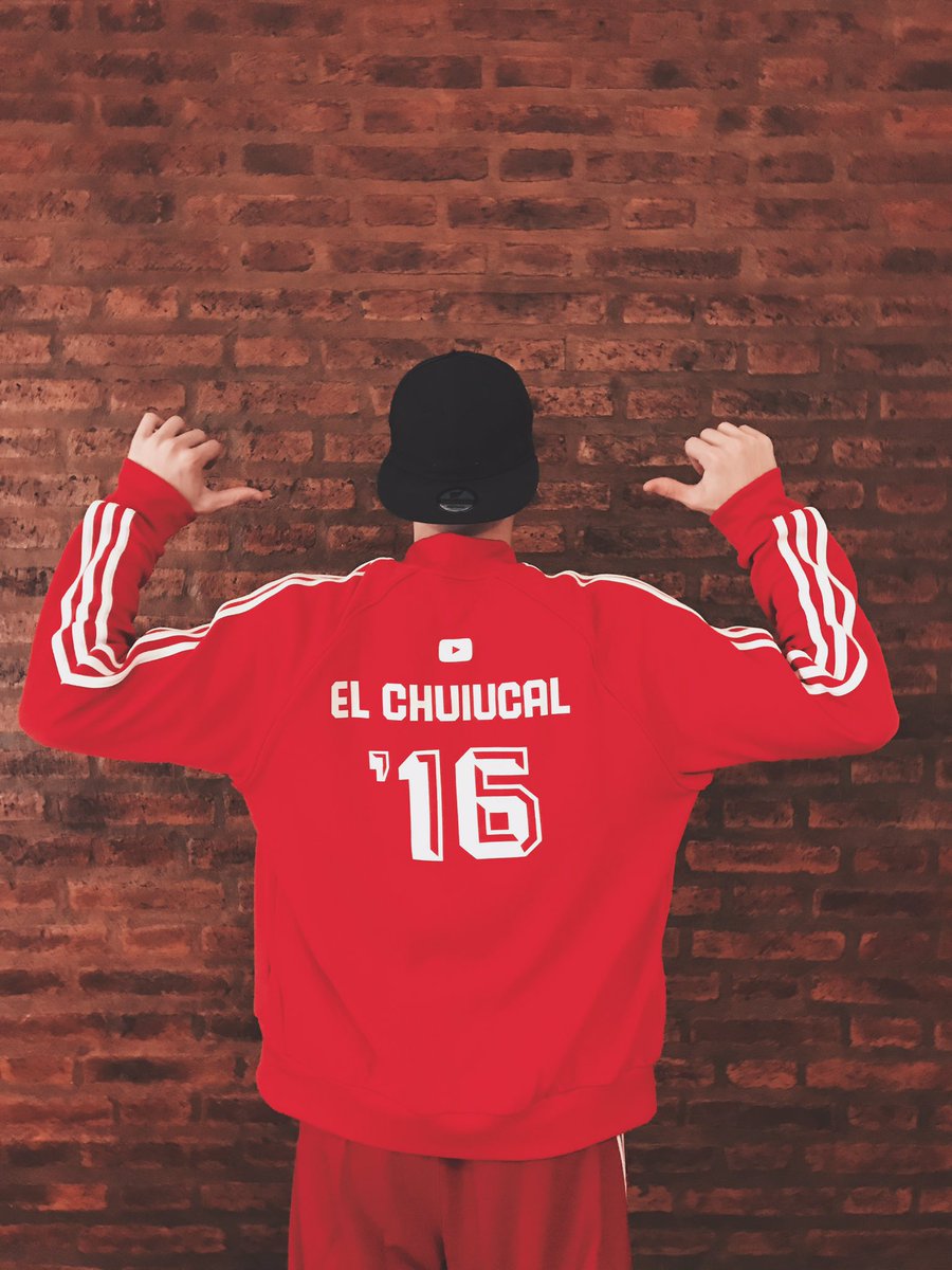 ElchuiucalYT's tweet photo. Gracias @YouTube por el regalo! Y gracias a mis #Chuius por hacer esto posible ๐๐ป๐ https://t.co/g1YD8dukek
