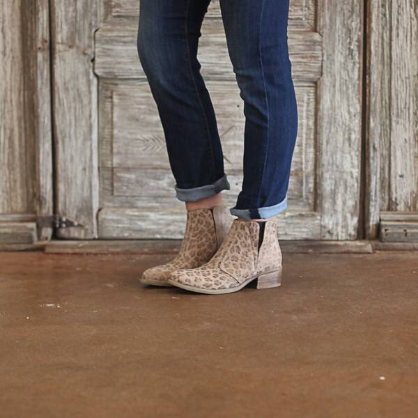 ShopPunchys's tweet photo. Monday Monday, new week, new shoes... #INeedTheseShoes Leopard print leather booties!! #ShopPunchys https://t.co/8c7UH0wSTC