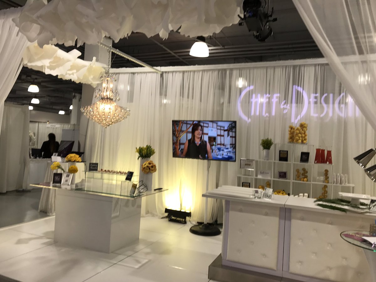 chef_bydesign's tweet photo. Yesterday was a blast! @UYBridalShow thank you for a great show! #chefbydesign #homuybs2017 https://t.co/w4v9dhnLYE