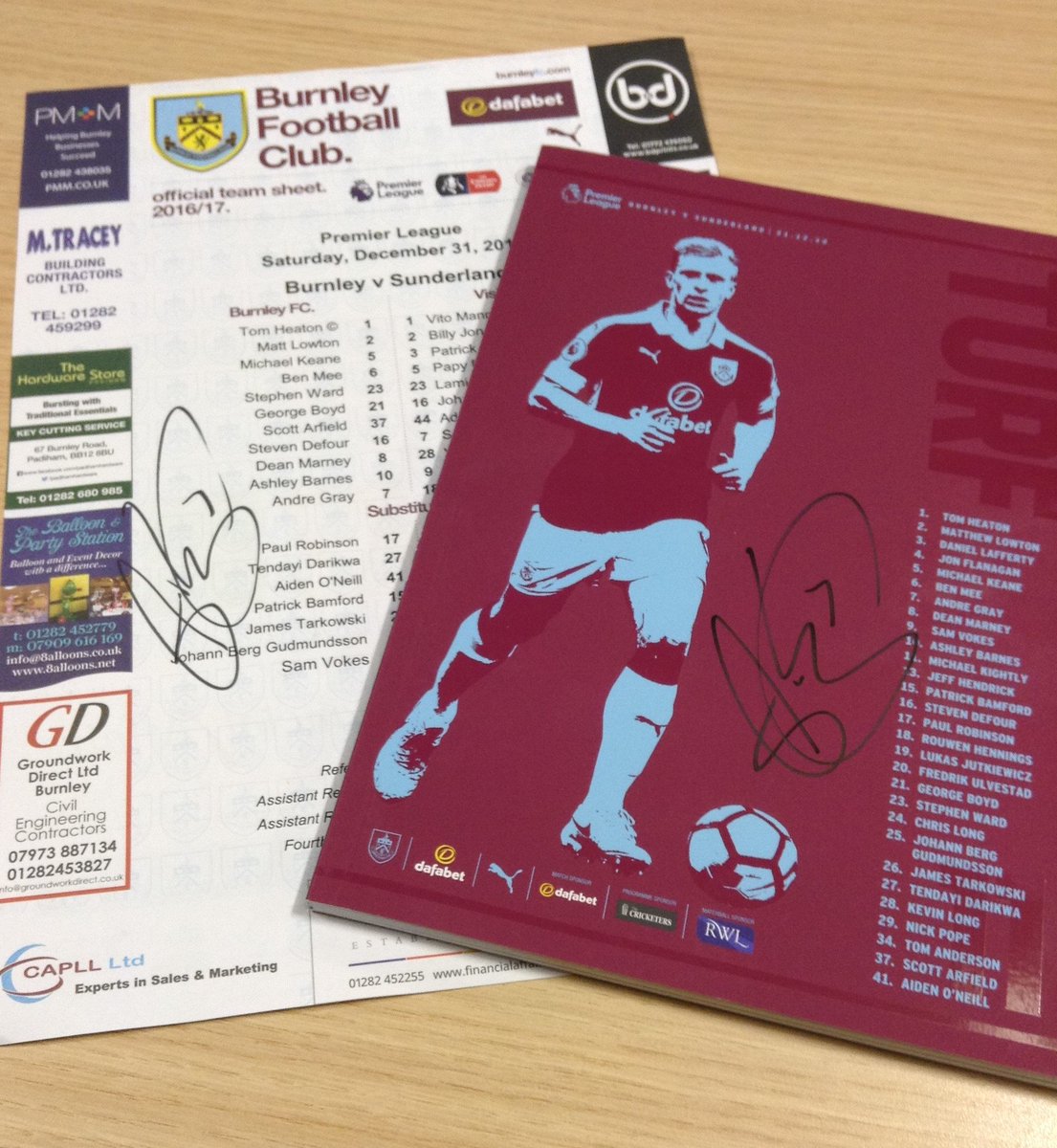 Dafabet's tweet image. #Clarets, we&apos;re giving away3⃣signed programmes +team sheets✍️ @JeffHendrick92,@AndreGray7 +Ben Mee. For the chance to WIN1⃣RT &amp;amp; Follow 18+