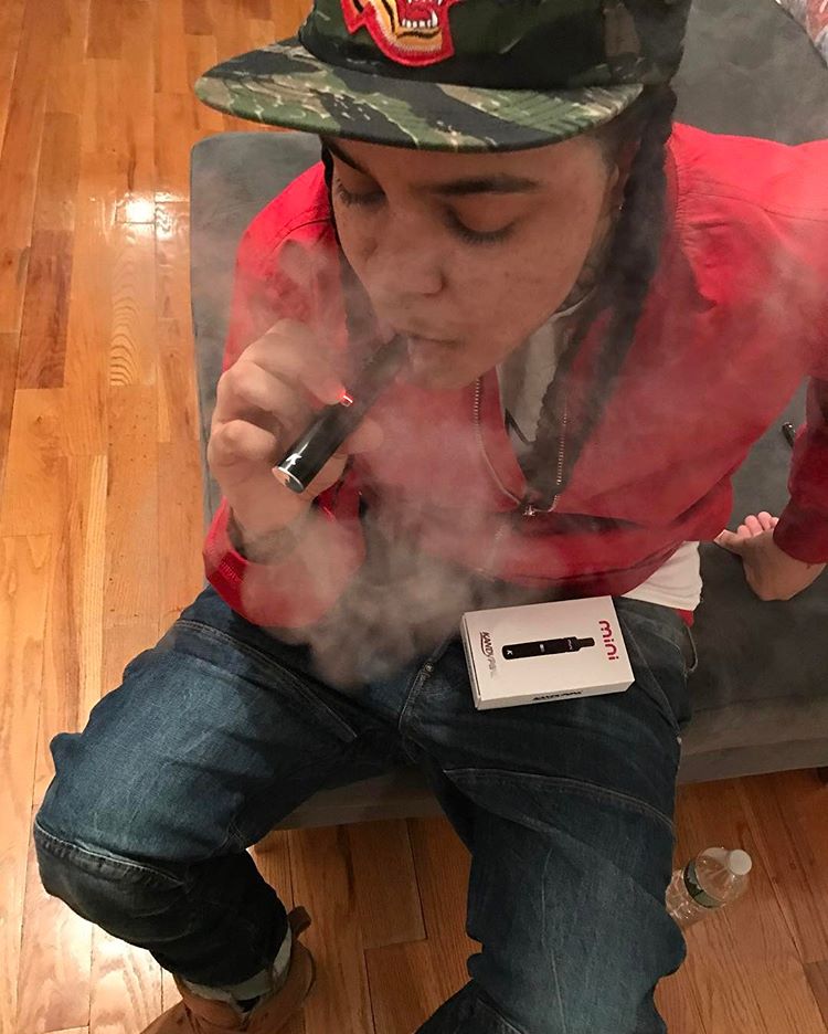 YoungMAMusic's tweet photo. Thank you @kandypens 🌬💨 https://t.co/hMamL5FOYE