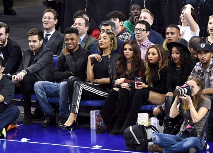 dadddynialler's tweet photo. No olvidemos que hace 3 años Liam y 3/4 Little Mix estaban en el mismo lugar 😍💖 https://t.co/qToAY4dTcy