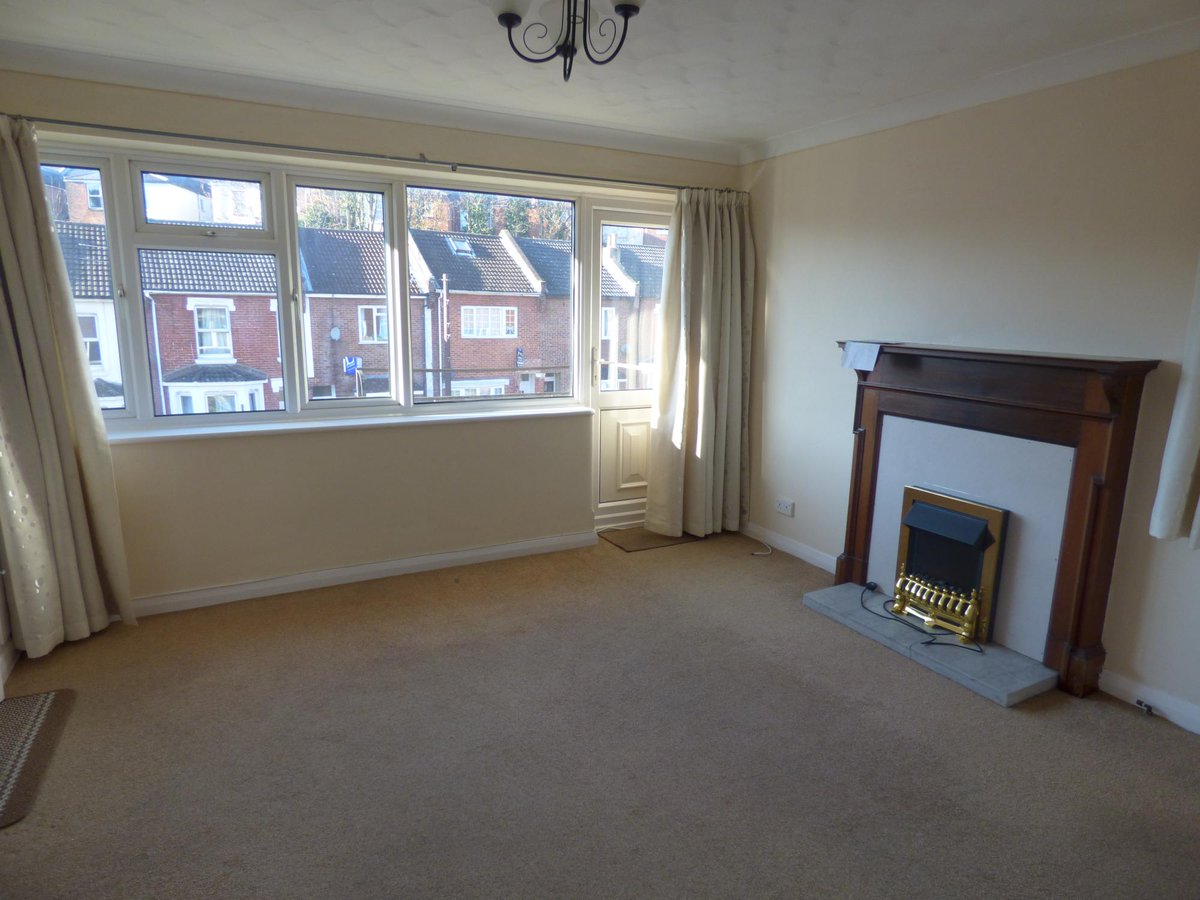 Don't miss out!! 1 bed top floor flat available in Portswood on an unfurnished basis - call now to book to view #propertyhants