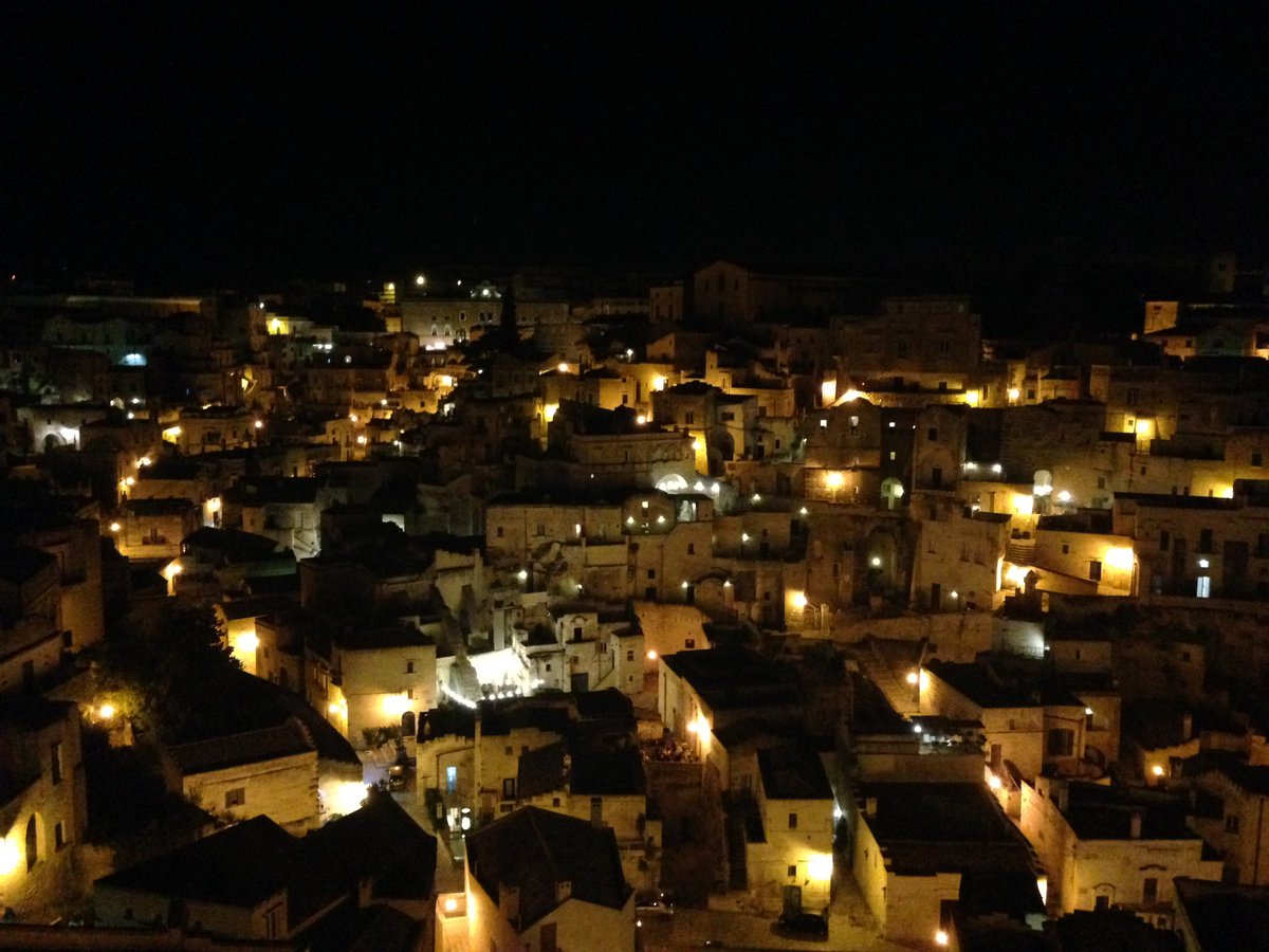 #Matera, grande successo per il presepe vivente <a href="/DiesNatalisMt/">Dies Natalis</a> nei Sassi: 30mila i visitatori! 😍👏🏼

La notizia 👉🏼 materainside.it/matera-grande-… 😃