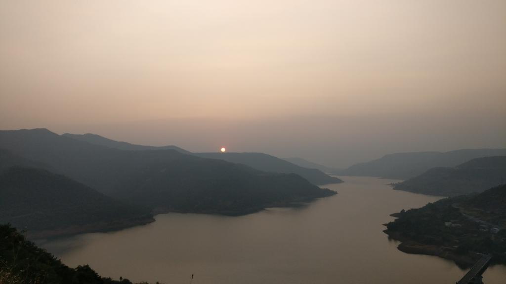 shardul0003's tweet photo. Hii guys.. 
Its my first tweet... 
#shotononeplus #oneplusindia #Oneplus_3T #sunset #lavasa https://t.co/sIqzYRUynA