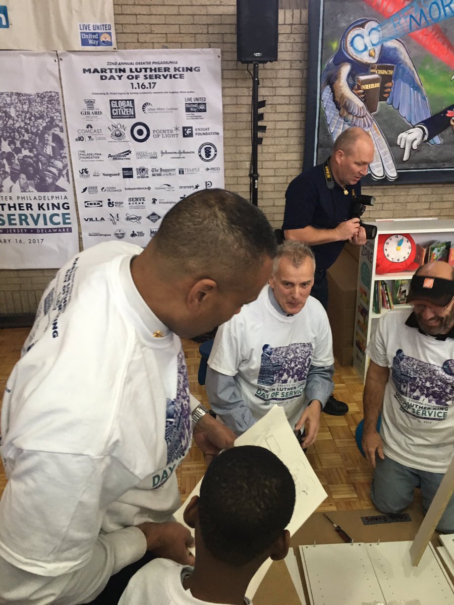 PPDRozTalley's tweet photo. Our own Commissioner Ross getting to work #adayofservice #phillypd #policepositive #WeRemember #policing #thisiswhatwedo https://t.co/u1xeMxWVjn