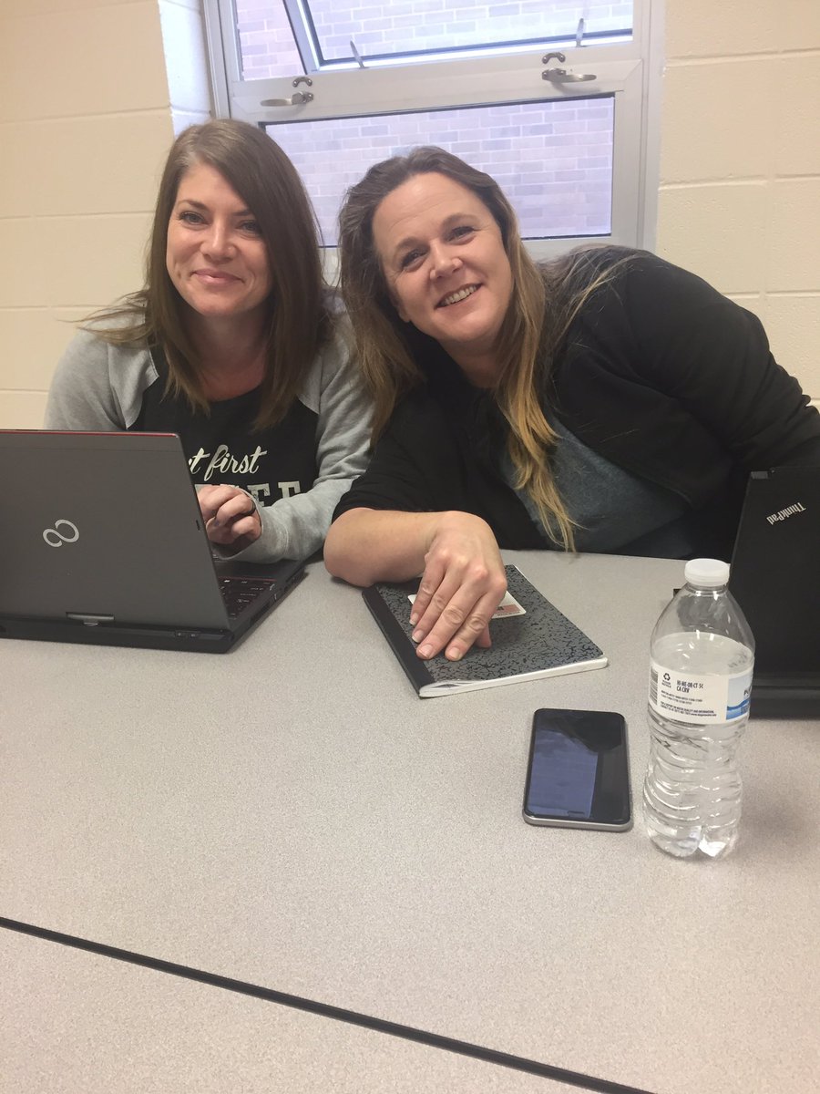 Samee02's tweet photo. Enjoyed session 3 with these girls! #rsedcamp17 @sdeaton4 @sam_dilliner https://t.co/vahp6sgSCS