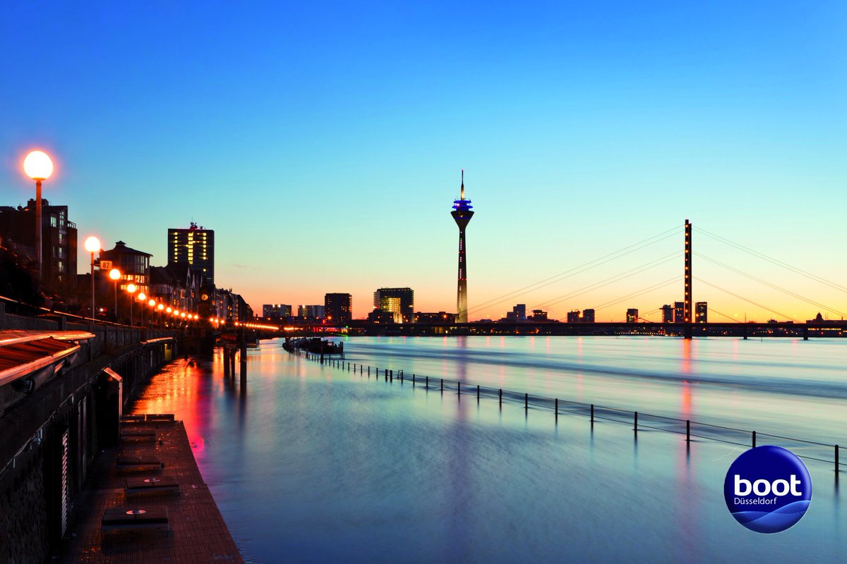 BENETEAU_France's tweet image. Win your invitations for #Boot2017 !

👉RT + Follow to participate. 
👉10x2 tickets up for grabs.
👉End of the game: 18/01 - 11am