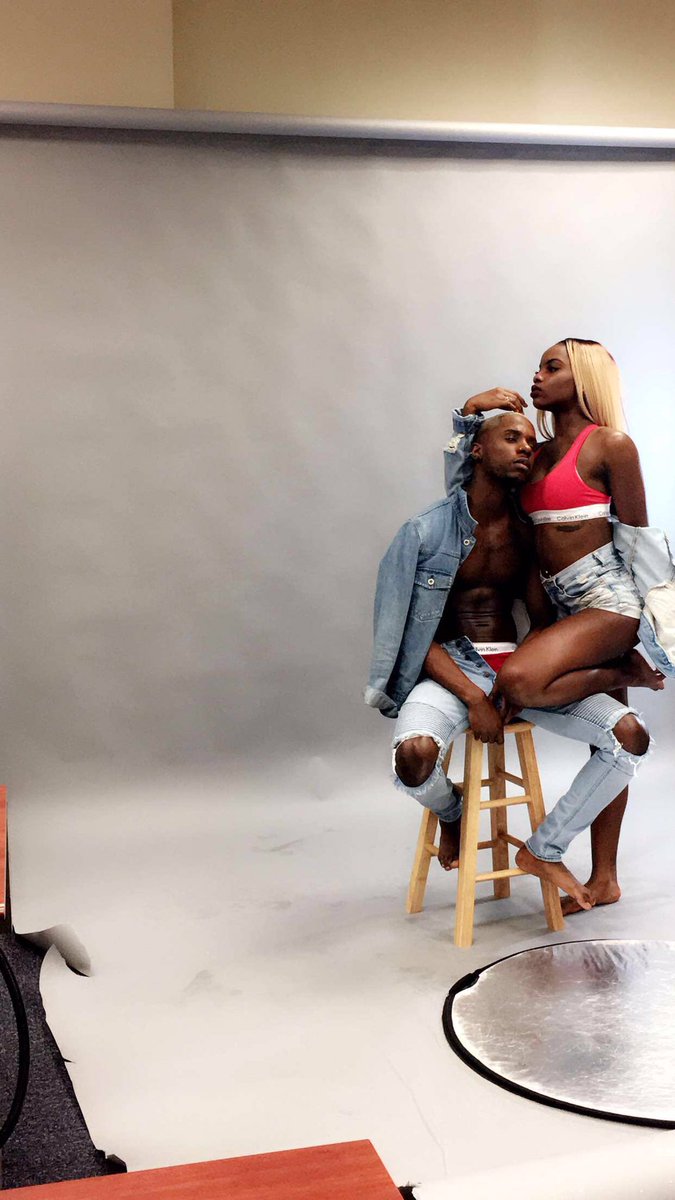 TheGoodLook_'s tweet photo. #MelaninBreakTheInternet #MyCalvins #calvinklein #Bestfriend #BeforeTheEdit @jayeemarley ❤ https://t.co/vxi8tdyuAt
