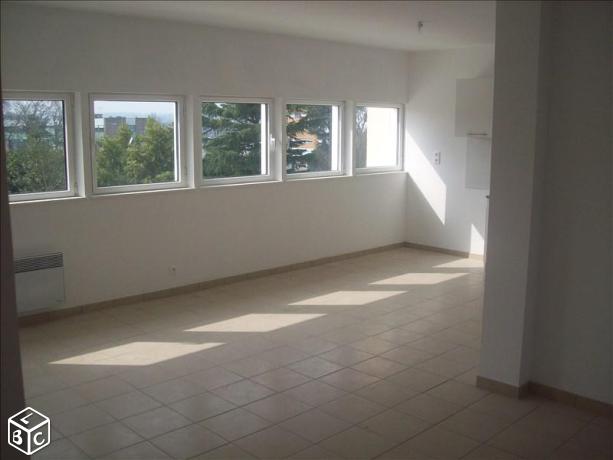 ArthurimmoG's tweet photo. #location 3 pièces 62 m² #T3 #Guingamp. Belle opportunité à saisir. Plus d'infos sur 
https://t.co/i88BZ1RQ0w
https://t.co/WiXcAW9H89 https://t.co/EI9mLs0eWp