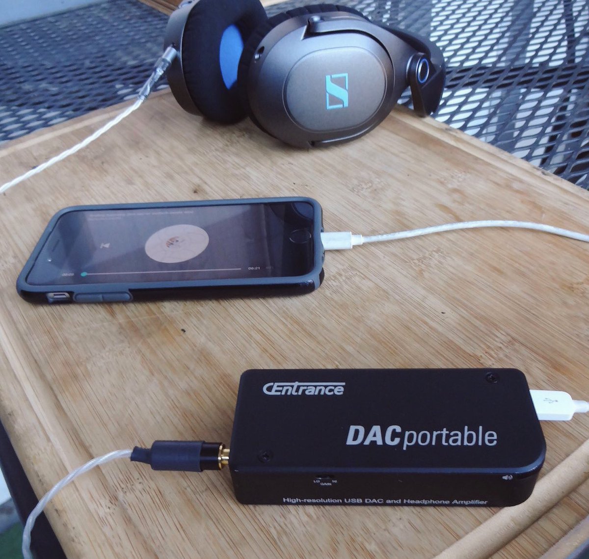 MikeMercer's tweet photo. Such an AMAZIN COMBO: @SennheiserUSA HD7 + @dhc_audio & @CEntrance #DACportable via @TIDALHiFi = silky smooth BASS #musicsaveslives https://t.co/bsS8POrqmb