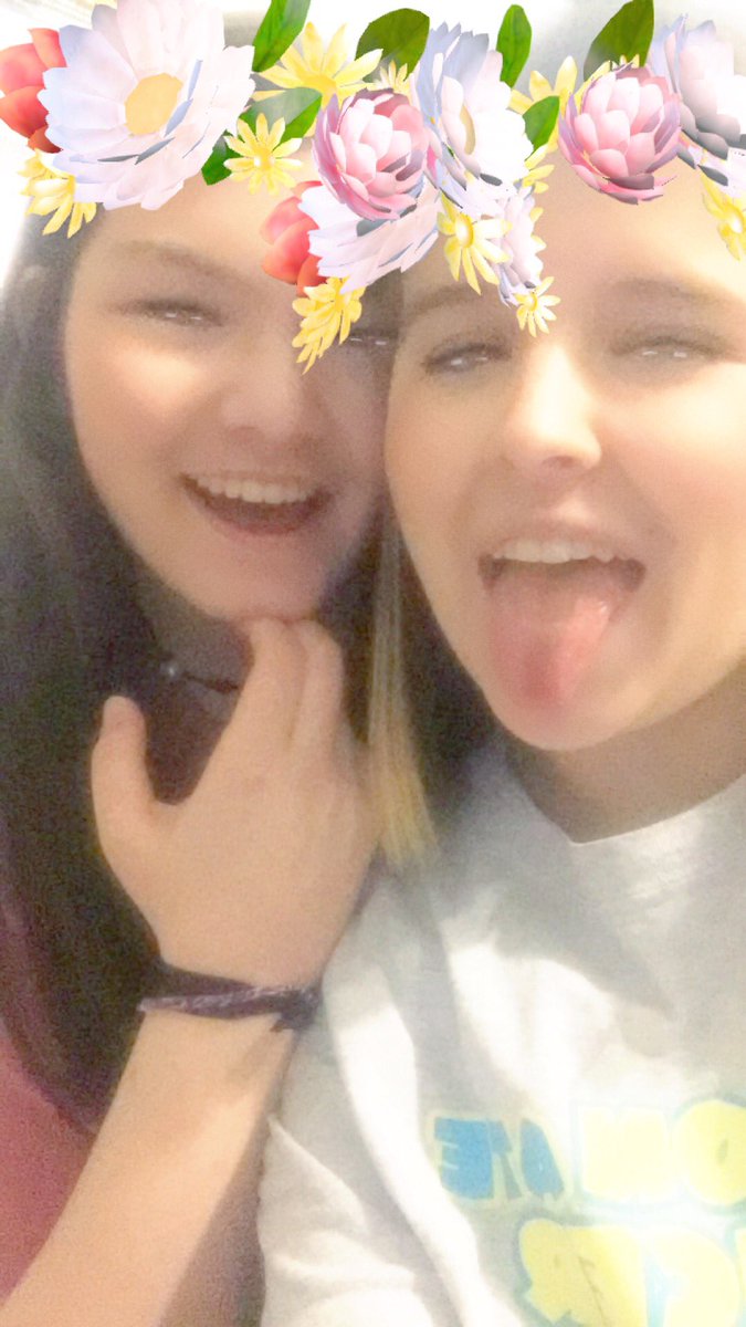 EmilyBarnard13's tweet photo. HAPPY B-DAY KG!! The world was blessed 17 years ago with your crazy self❣️ILY https://t.co/ekRfISoWzJ